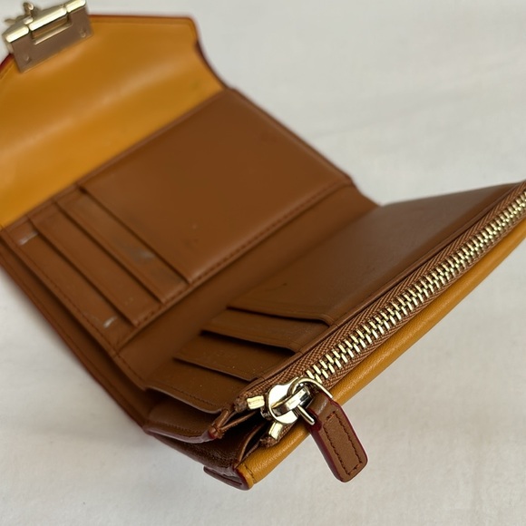 MCM Patricia trifold wallet in white/cognac - Picture 11 of 12